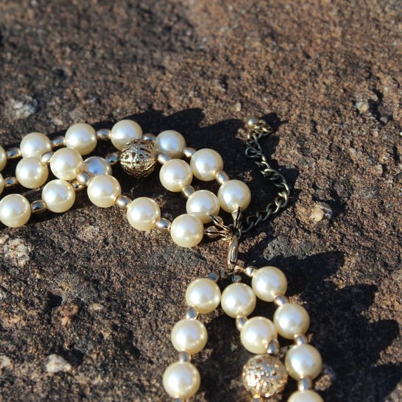 Vintage Elegant Triple Strand Faux Pearls - Picture 4 of 6